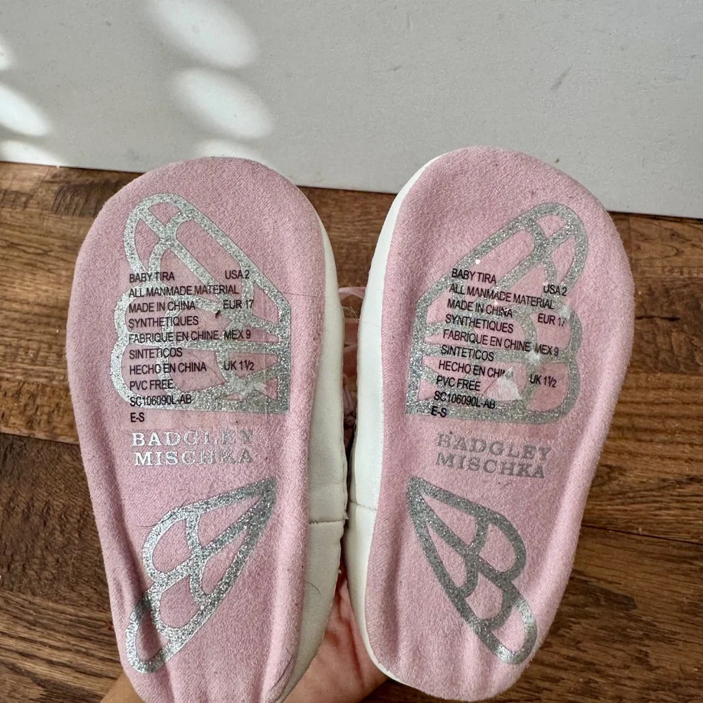 New Badgley Mischka Tira Pink Baby Crib Shoes Crystals Booties Size‎ 2